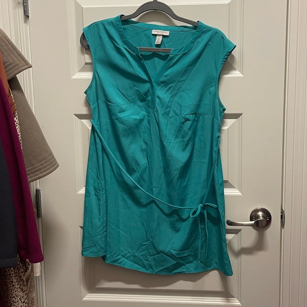 Liz Lange maternity shirt sz S